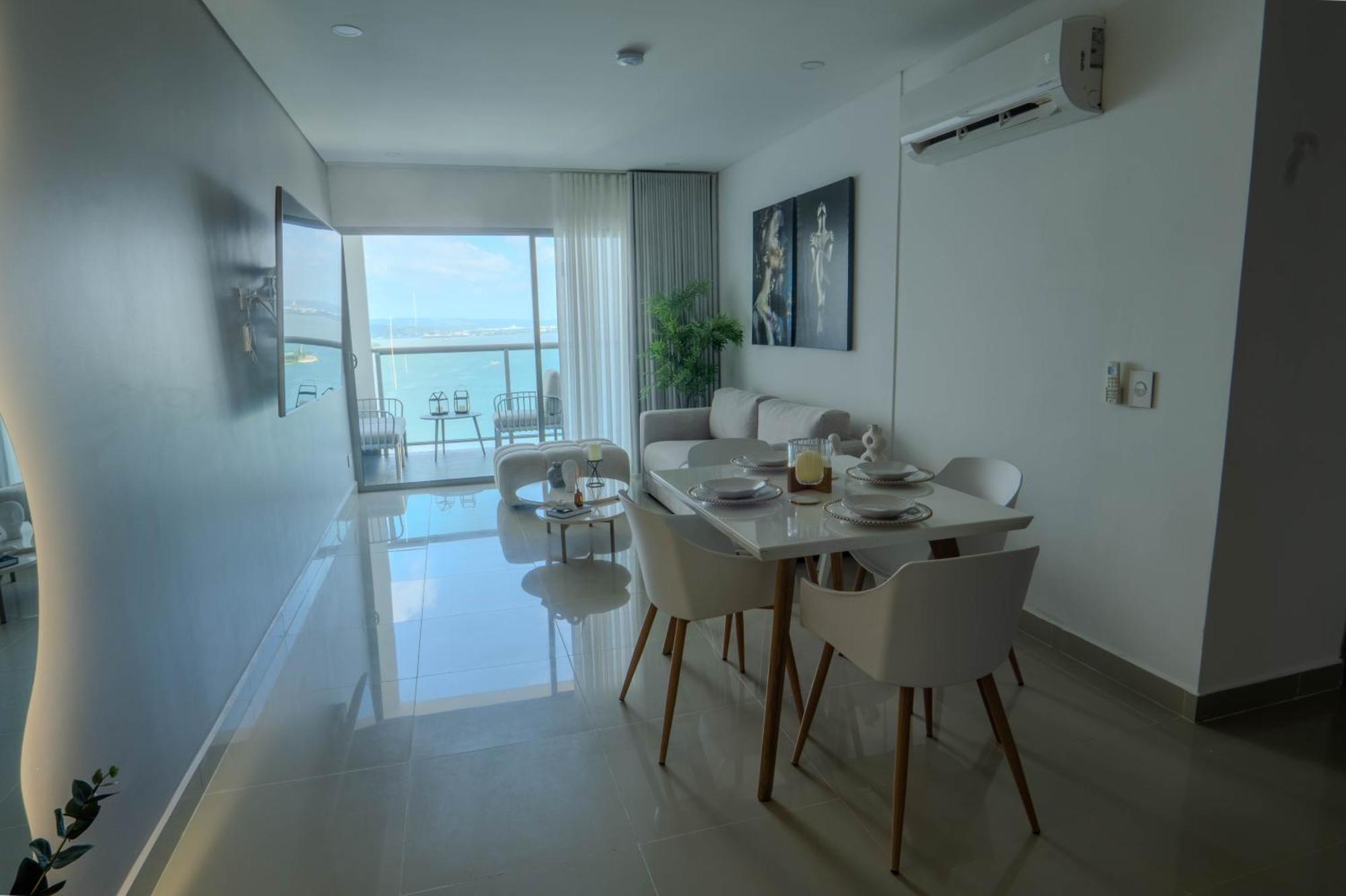 29th Floor And Bay View-pool Apartment