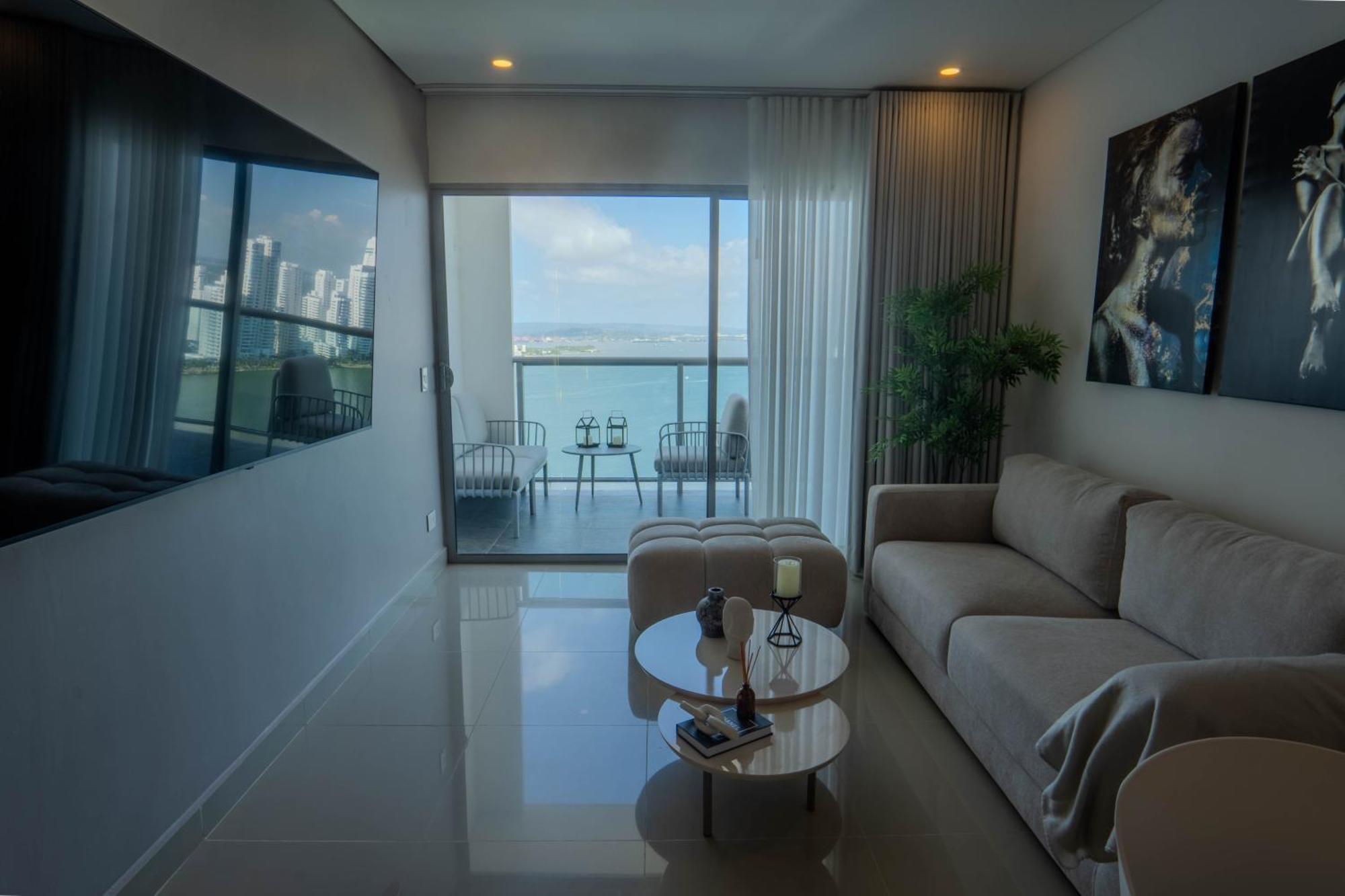 29th Floor And Bay View-pool *