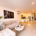 29Th Floor And Bay View-Pool