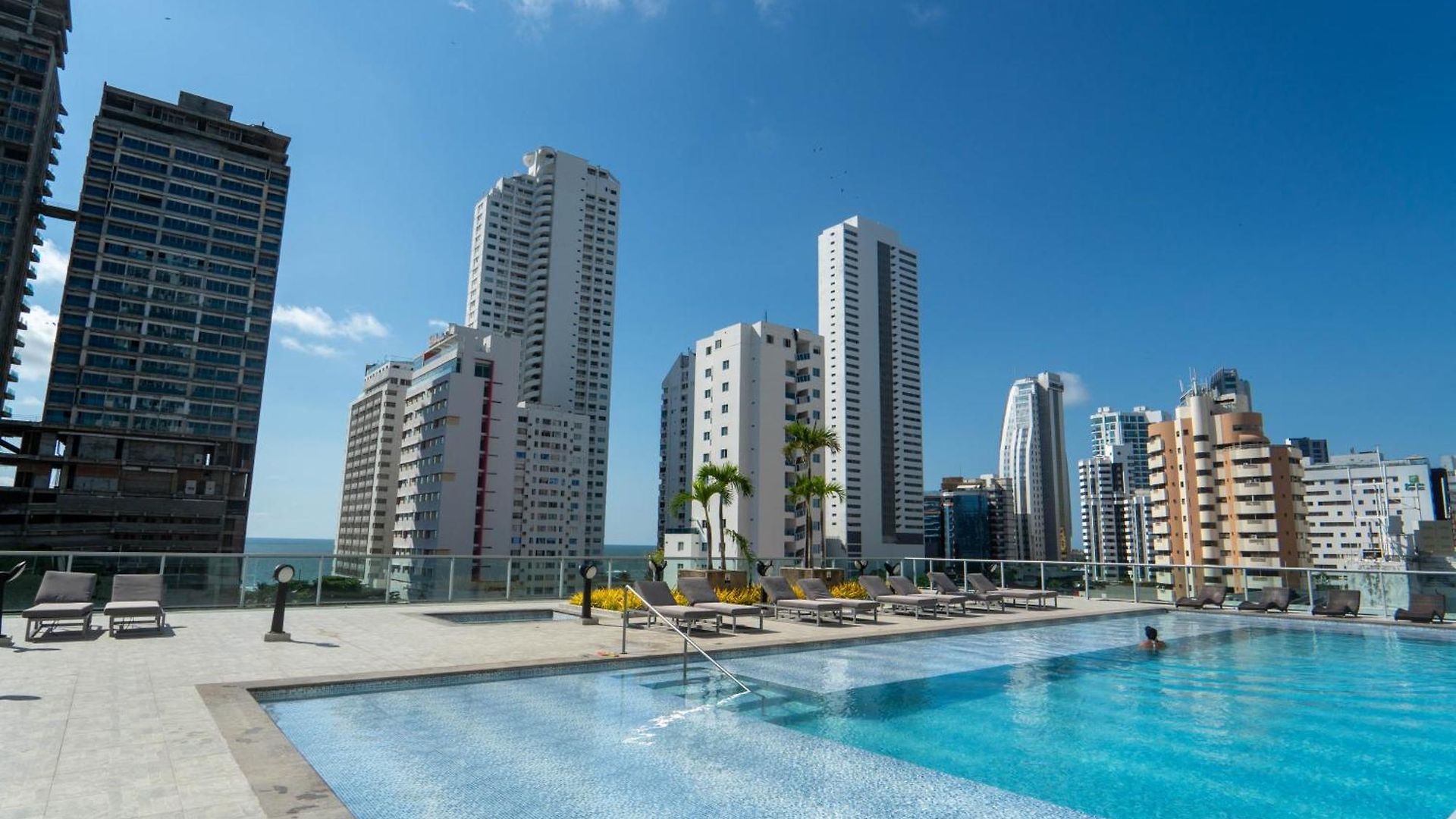 29th Floor And Bay View-pool Cartagena