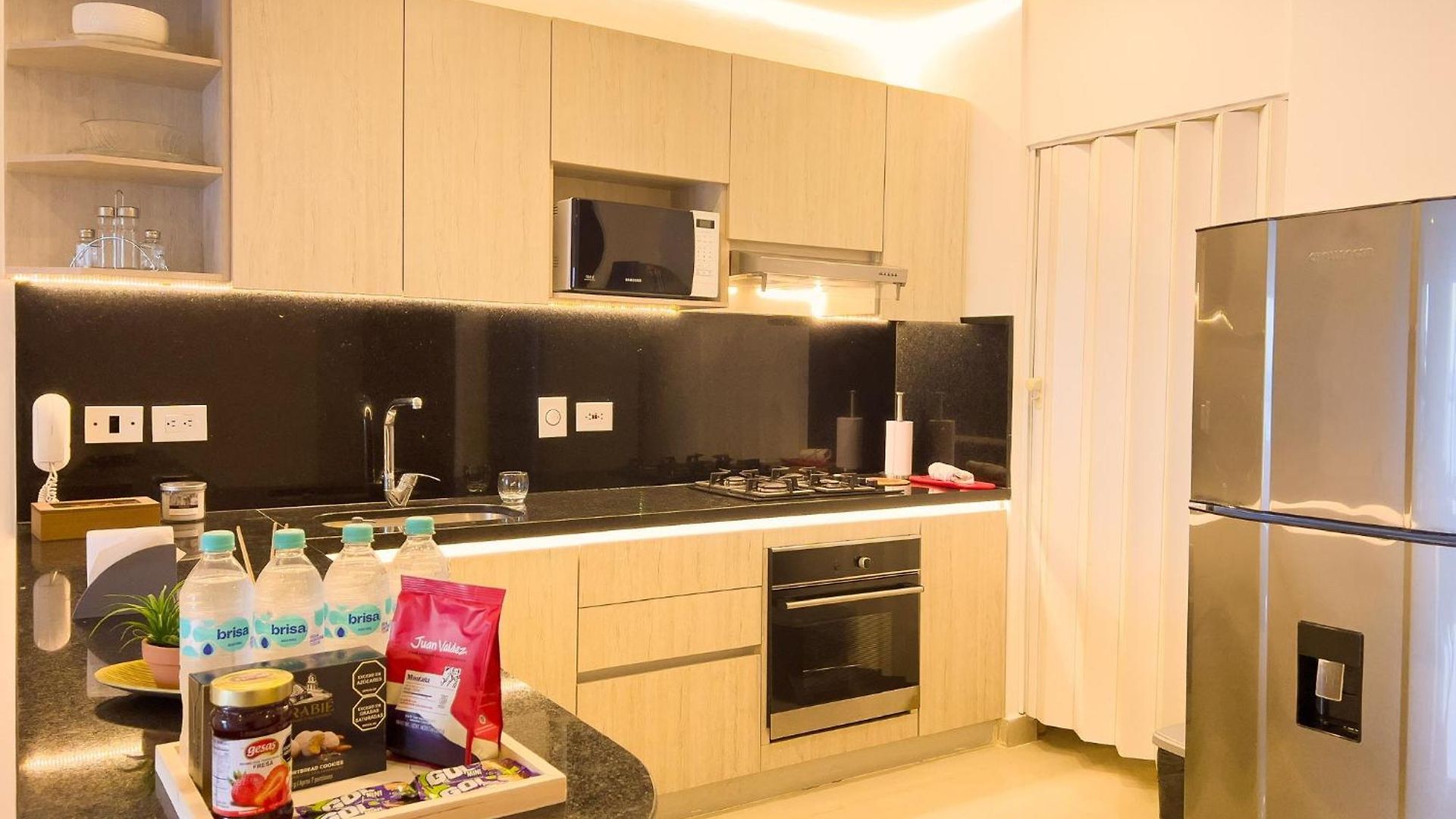 29th Floor And Bay View-pool Cartagena