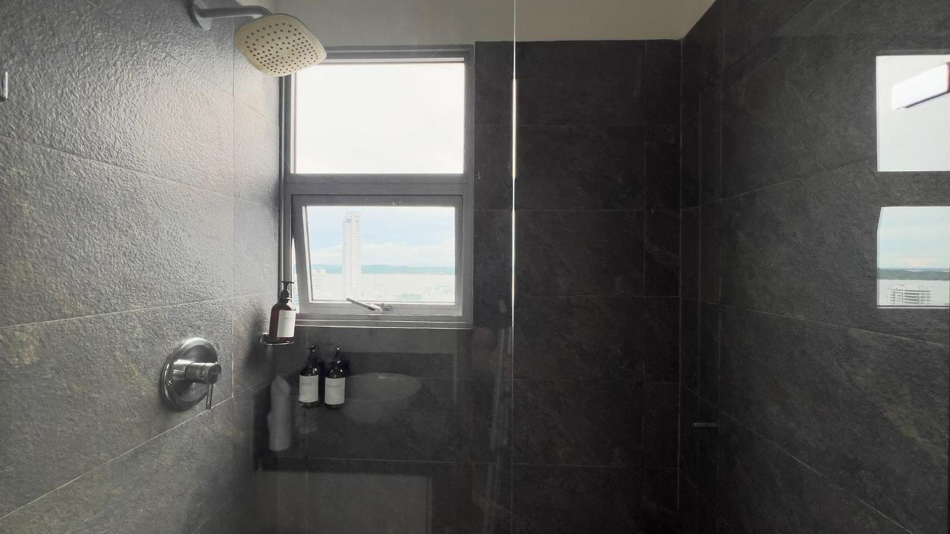 29th Floor And Bay View-pool Cartagena