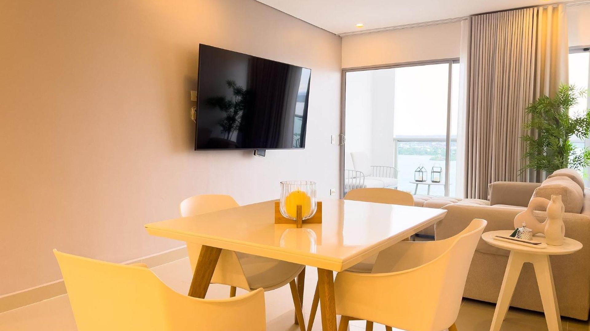 29th Floor And Bay View-pool *