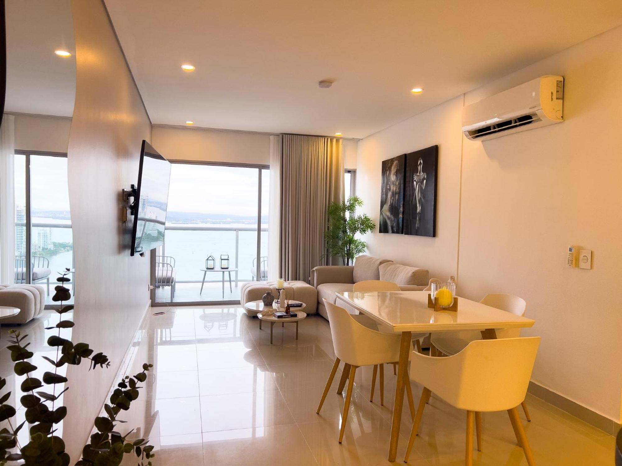 29th Floor And Bay View-pool Cartagena